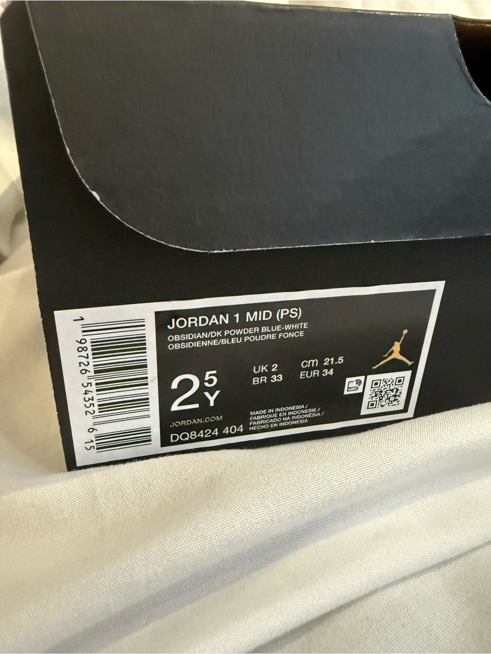 Jordan Kids Mid-Top Sneakers in White, Navy & Blue - Picture 2 of 10
